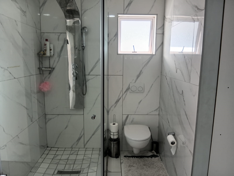 5 Bedroom Property for Sale in Beacon Bay Eastern Cape